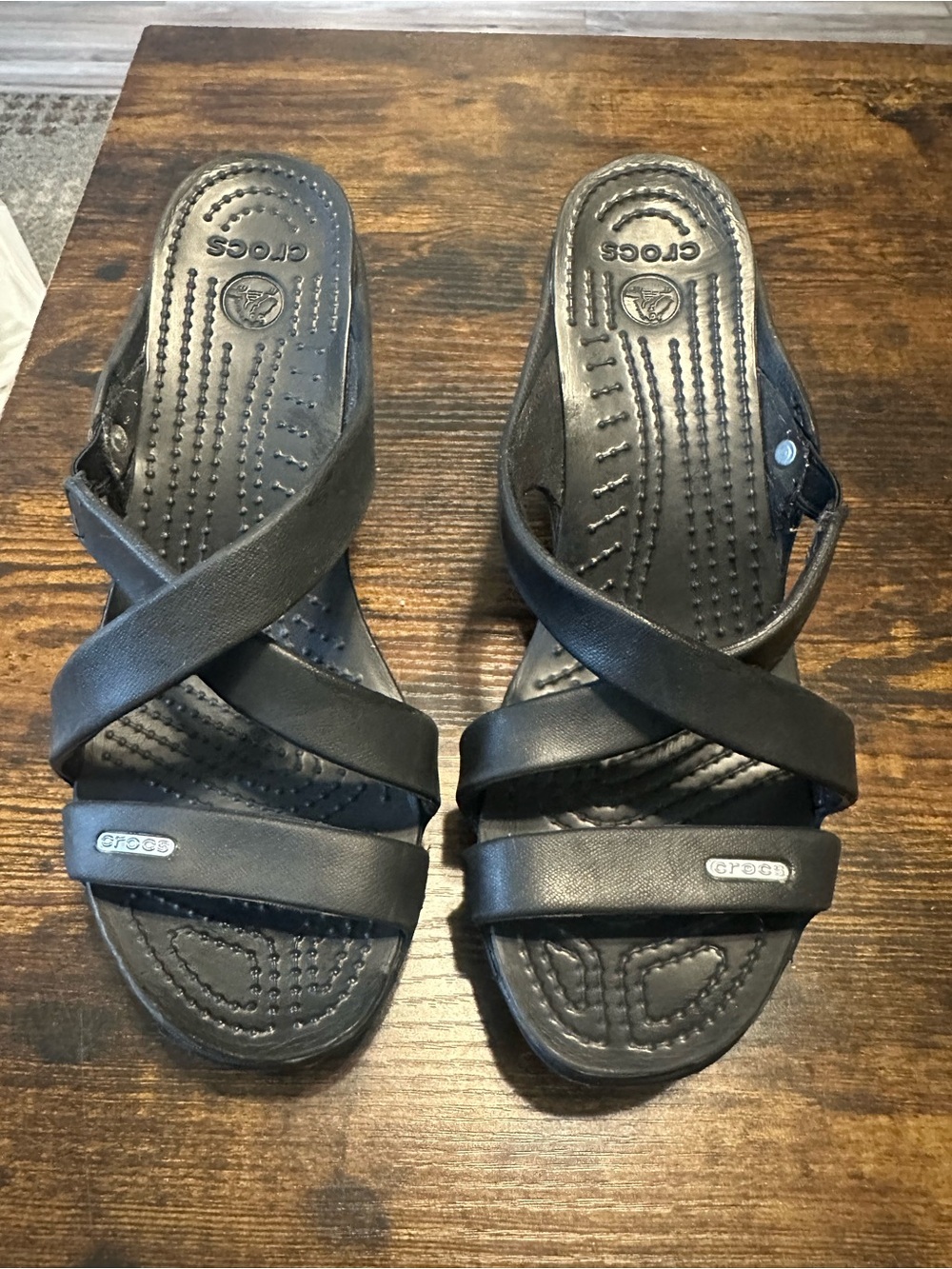 CROCS Women's Black Crisscross Strappy Sandals